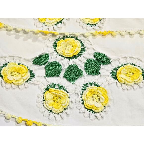 Vintage Crochet White Pillowcase Set of 2 with Yellow Roses & Green Leaves - Picture 3 of 10